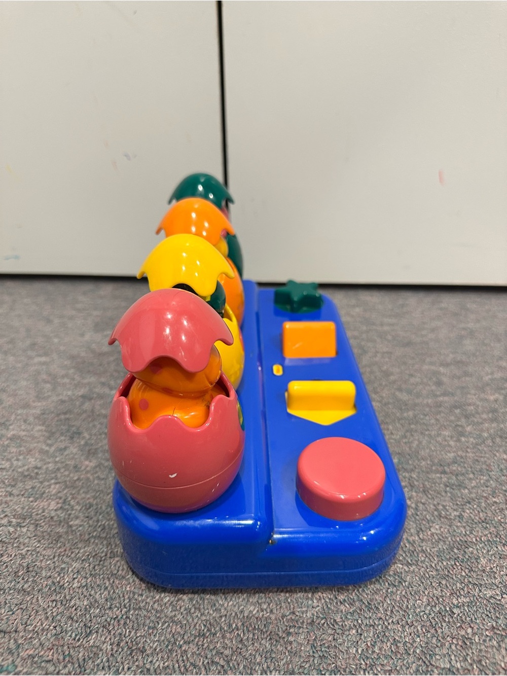 Pop-Up DINOSAURS by Tolo Toys - Award Winning Vibrant Colors Fine Motor Skills - Picture 2 of 6